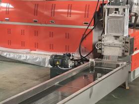 双阶子母造粒机-红色