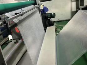 三层复合气泡膜机 (3)